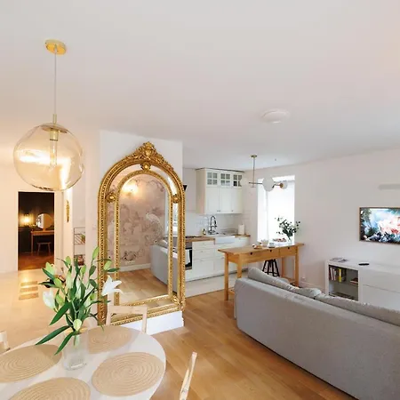 Апартаменты Maison Bruehl - Przy Ogrodzie Saskim Варшава